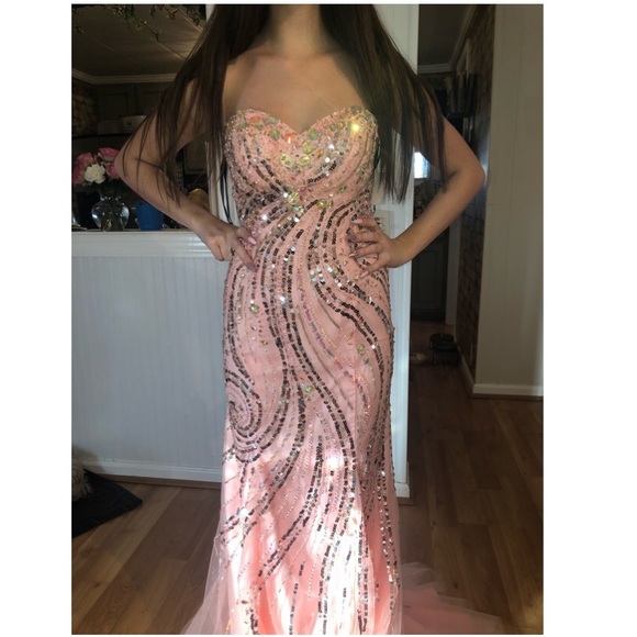Prom dress - Picture 3 of 8